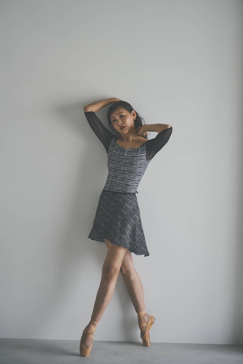 stina / black tweed wrap skirt / short