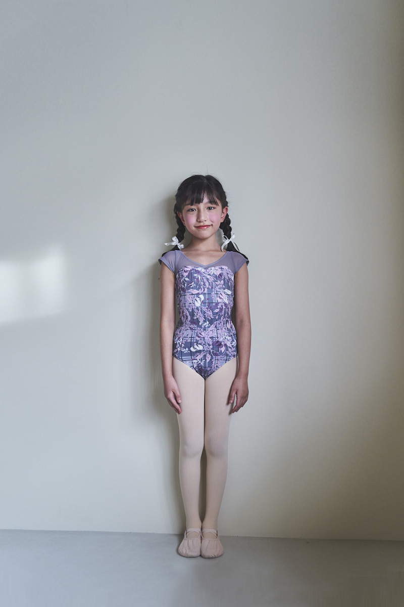 stina / type H half sleeve / hide and seek gray / girl