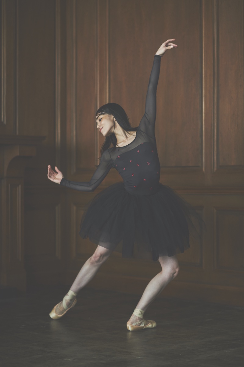 stina / type T long / tulip treat black