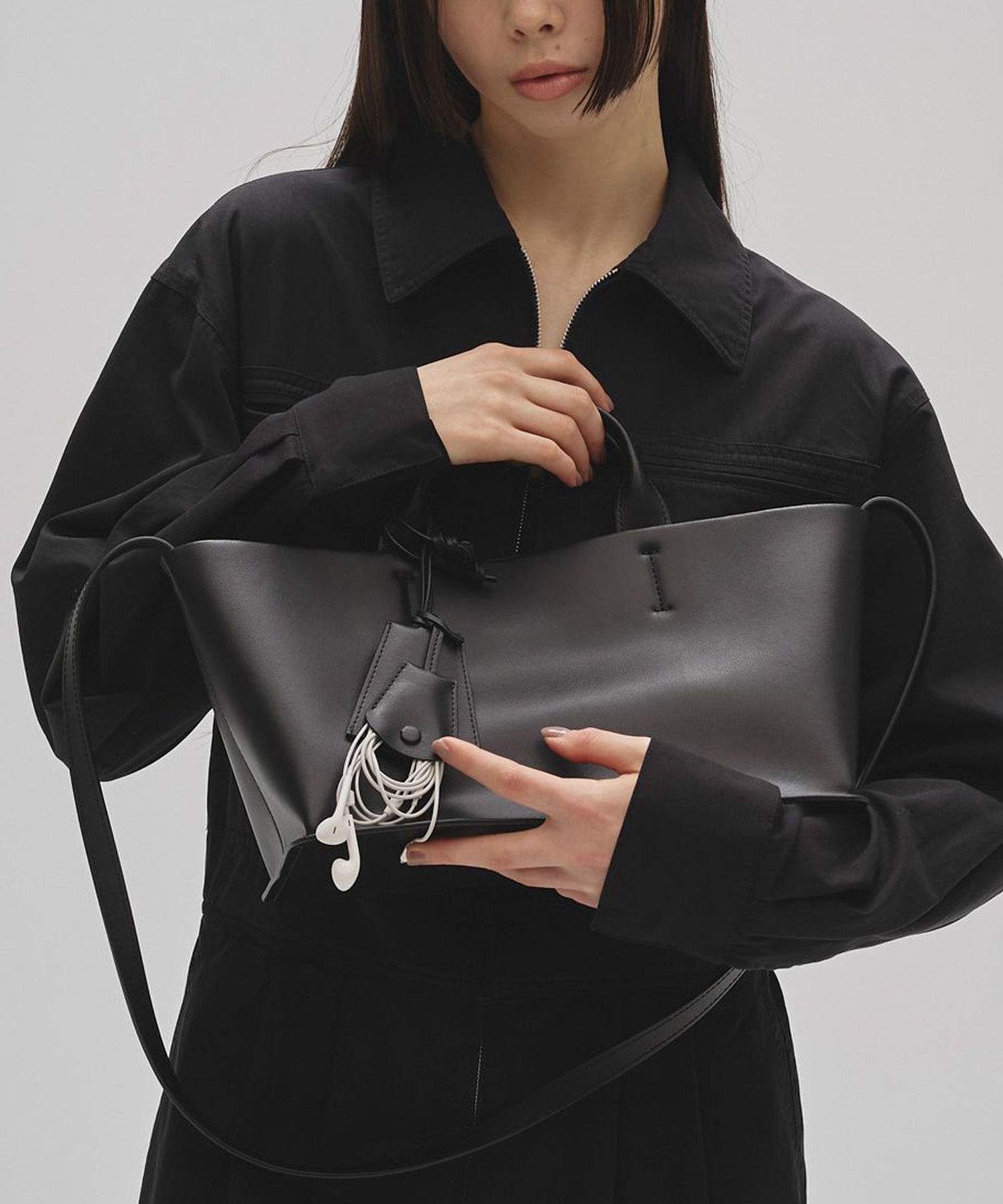 Useful Leather Bag (M)(FREE BLACK): TODAYFUL: WOMENS｜ STUDIOUS