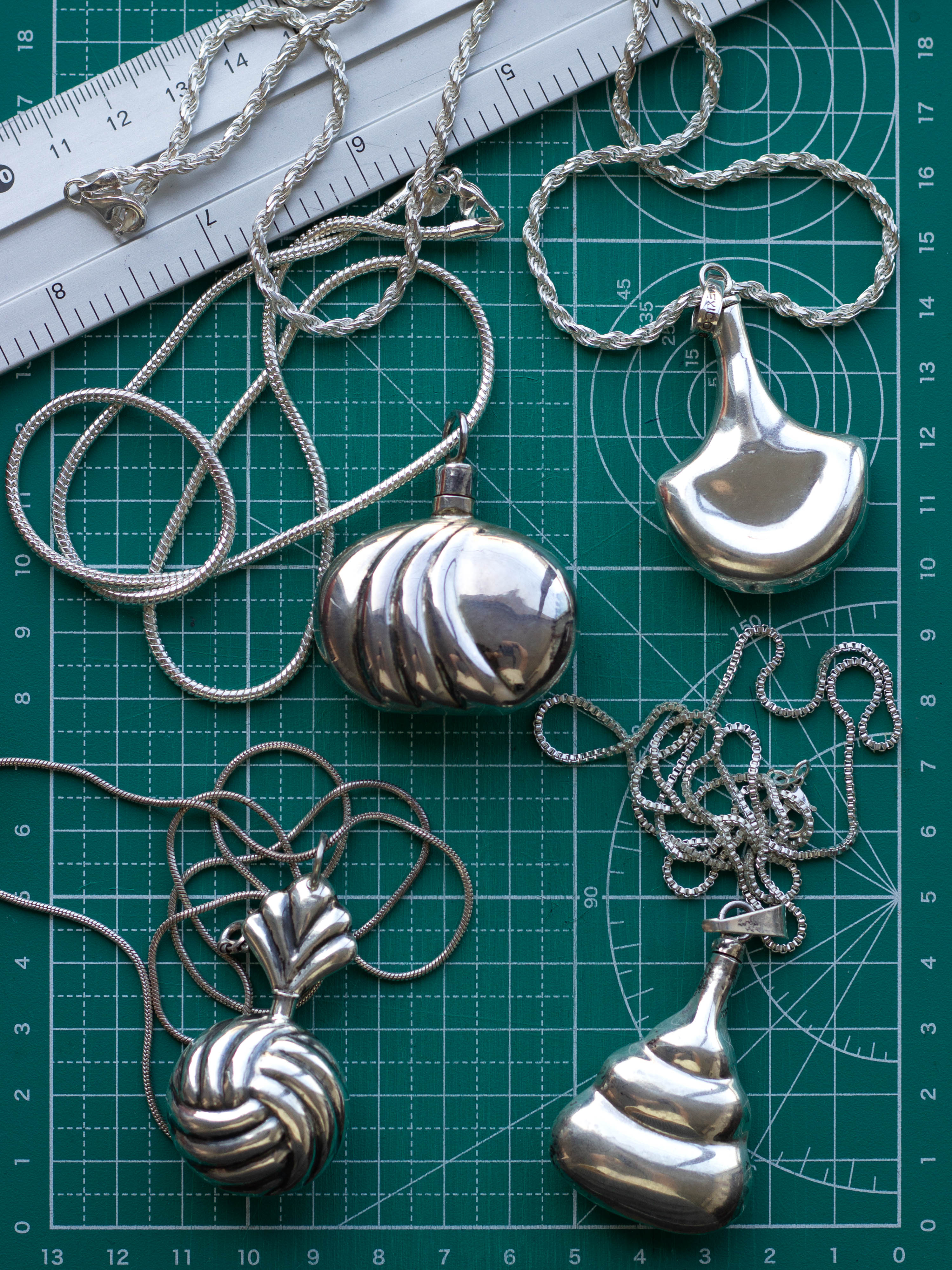 Vintage] Silver Necklace w/ Perfume Bottle | シルバー925