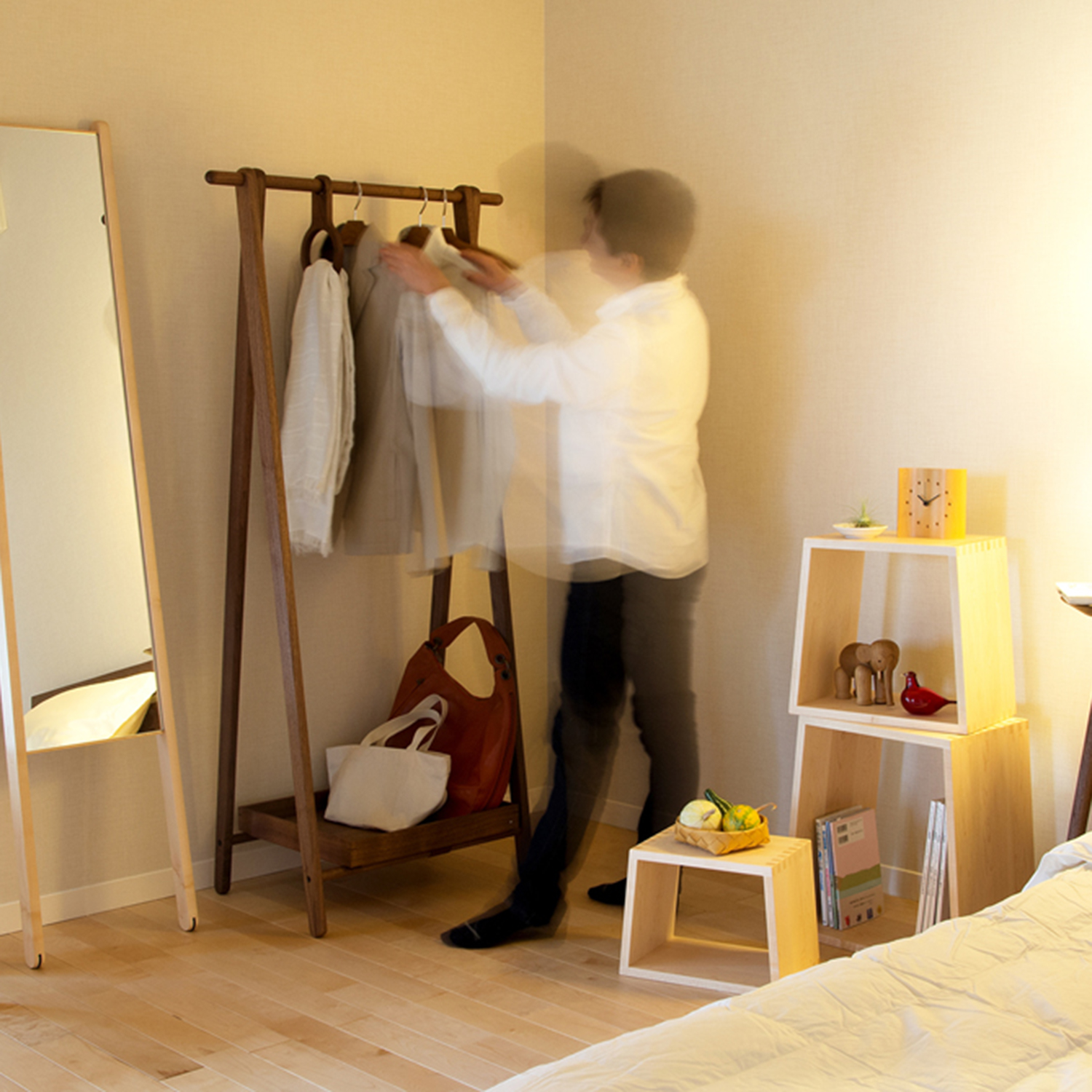 cosine/ドレスラック レギュラー ウォルナット -25年以上愛され続ける