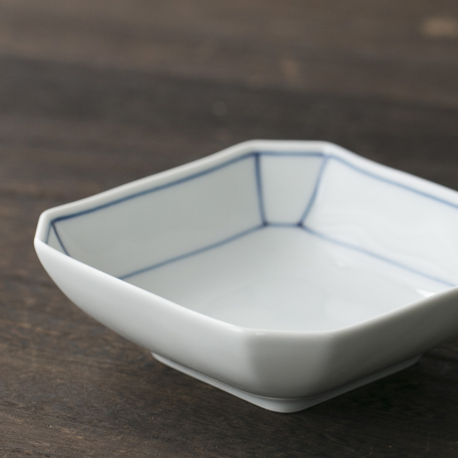 みのりの小鉢 隅切小鉢 染付ふちどり -絶妙なサイズ感で、目にも楽しい