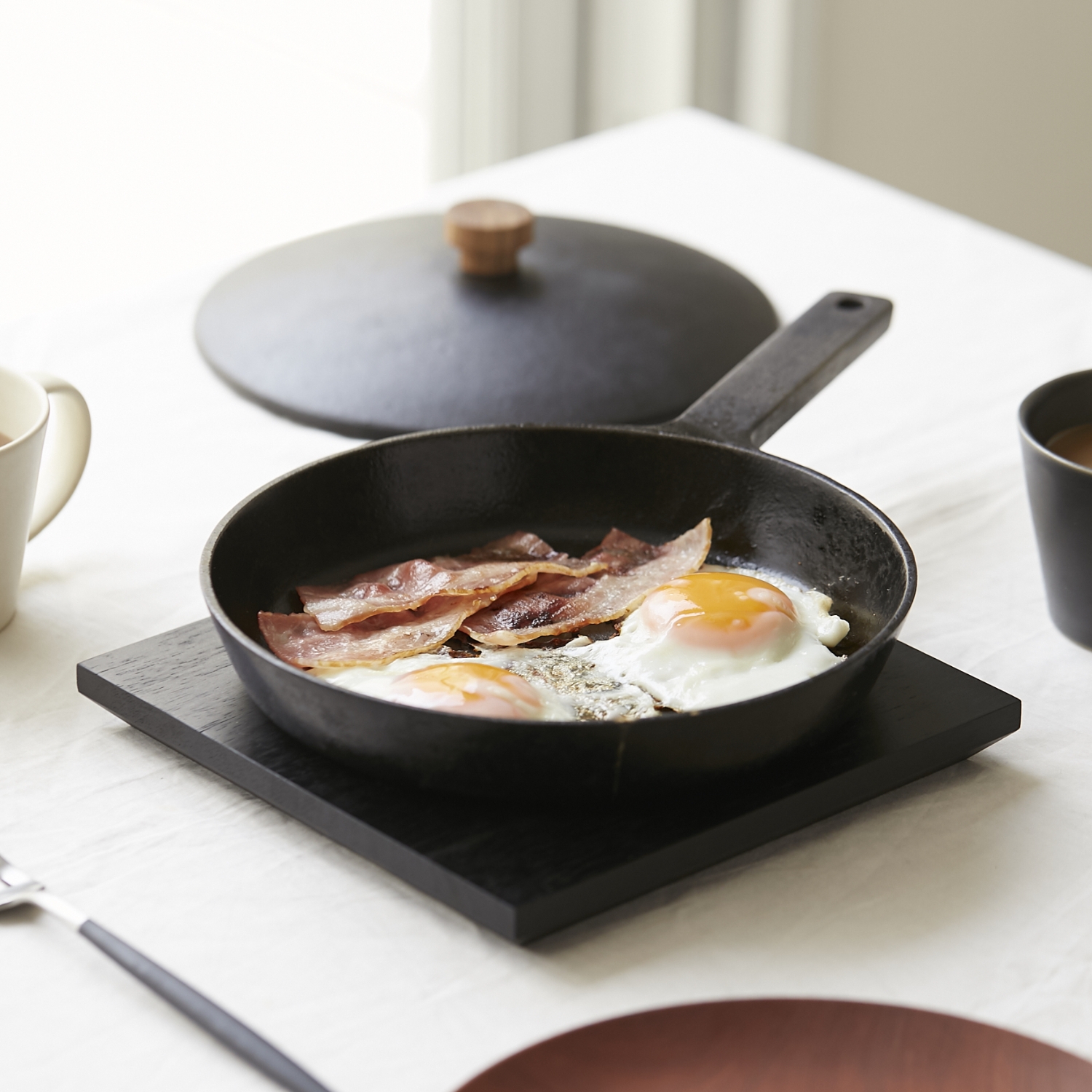 toki no niwa/鉄鋳物フライパン -100年使えるから一生ものになる、漆