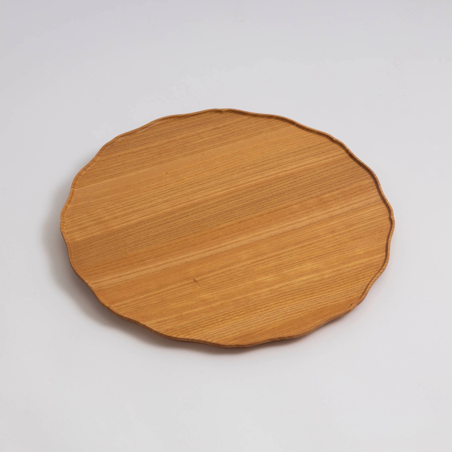 四十沢木材工芸/KITO 折敷 -繊細な意匠が美しく、ガラス塗装で汚れに