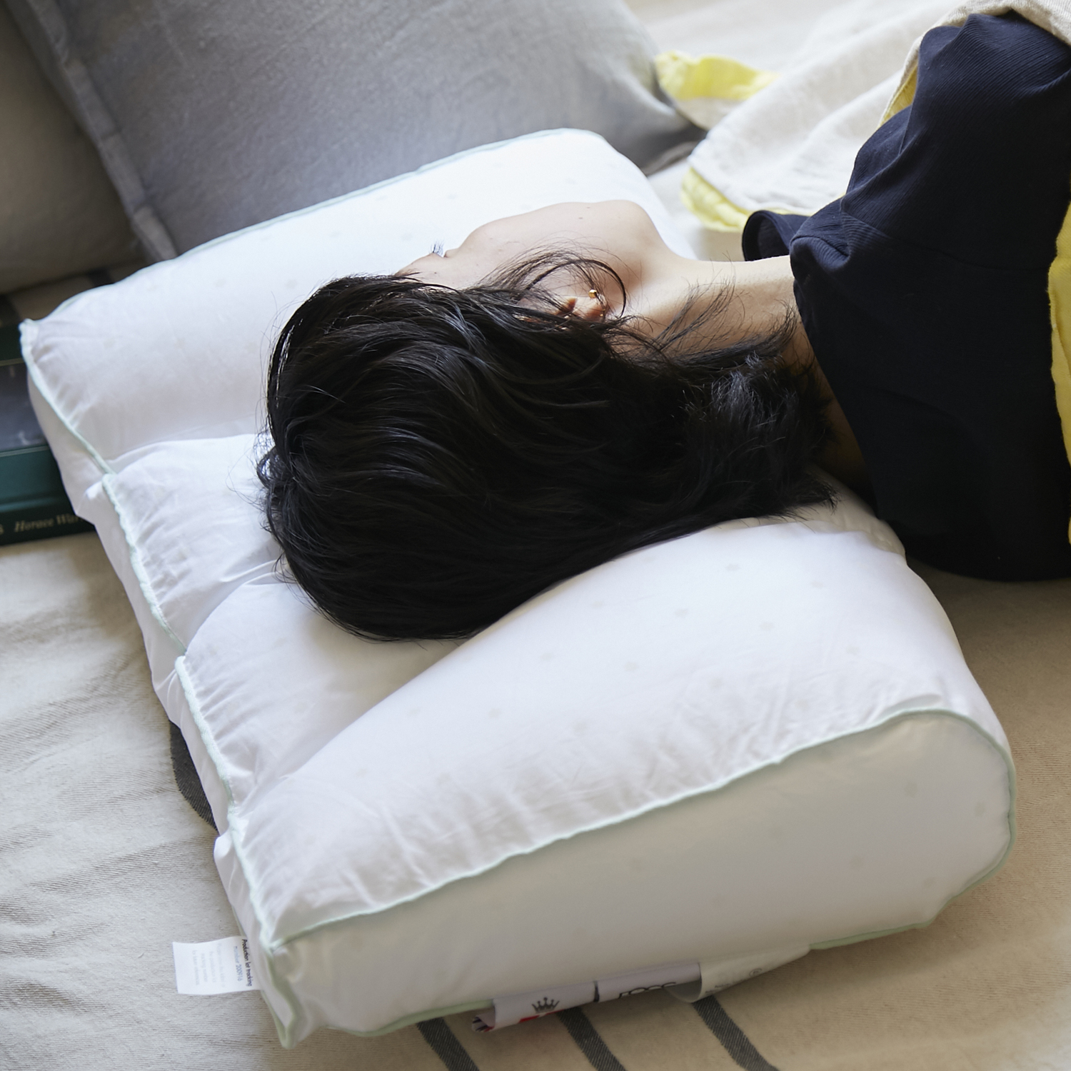 ノルディックスリープ/カイロプラクティックピロー カバー付き L -首に