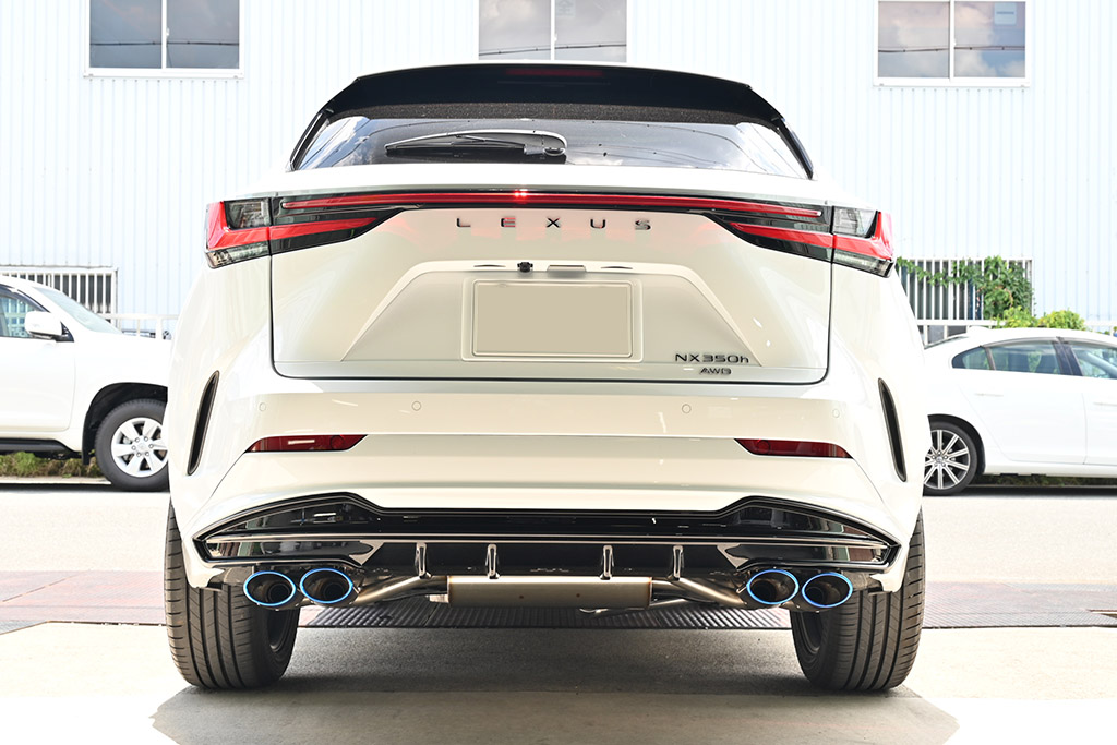 レクサスNXにマフラーを装着 | サンヤード コンプリートカー専門店