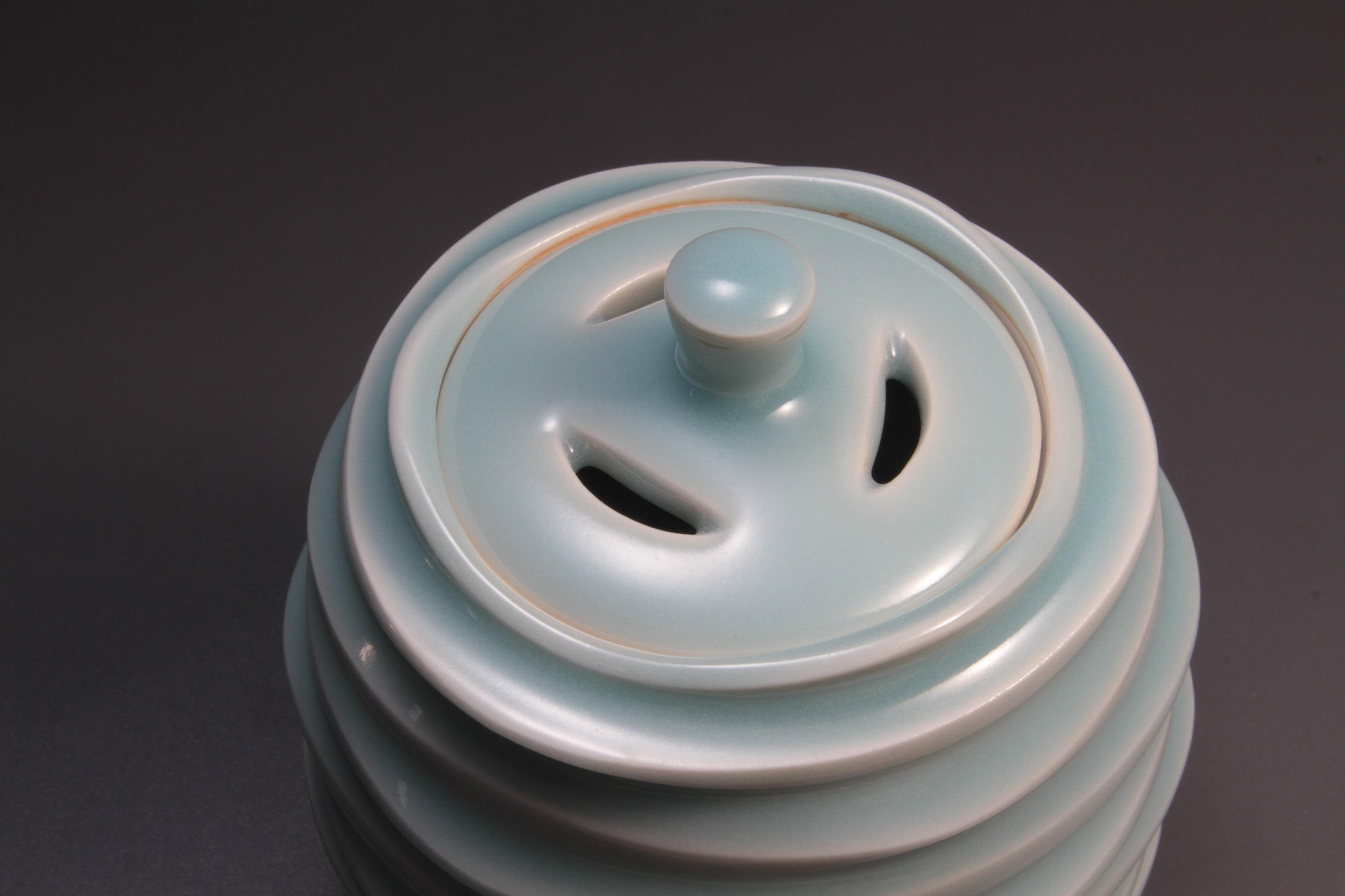 1点限定】青白磁香炉（市川博一） - (京都の「工芸」を未来へ―美術工芸