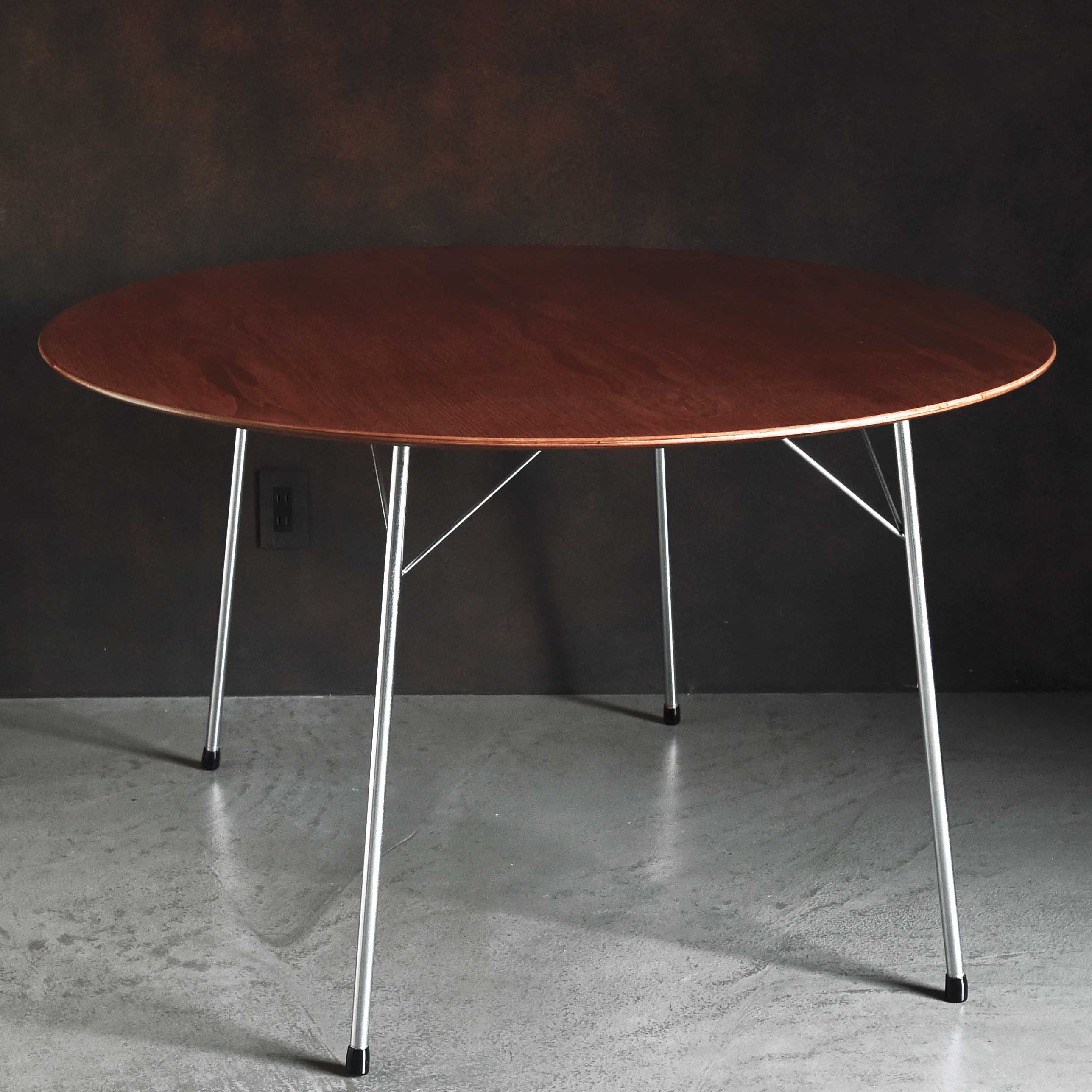 アルネ・ヤコブセン／ラウンドテーブル – Super Vintage