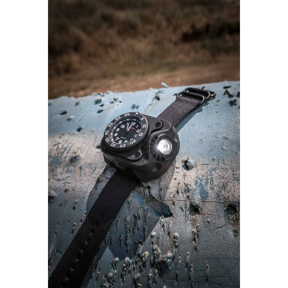 SUREFIRE 2211 SIGNATURE Variable-Output Rechargeable LED