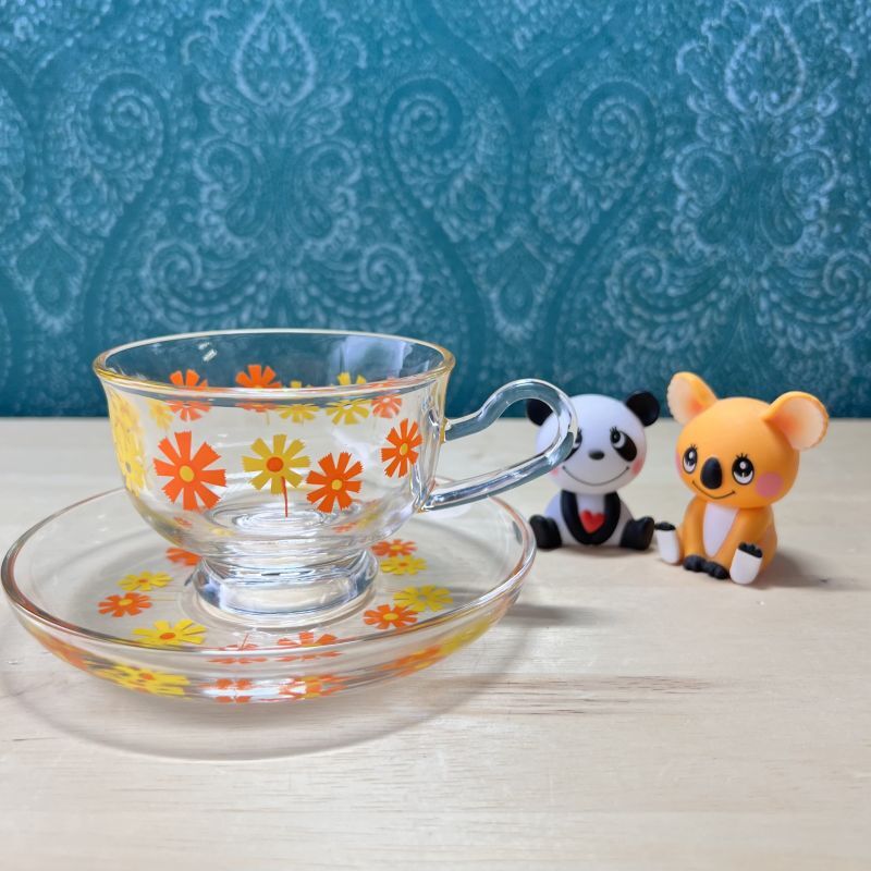 レトロポップ アデリア デイジー花柄 ガラスカップ＆ソーサー オレンジ