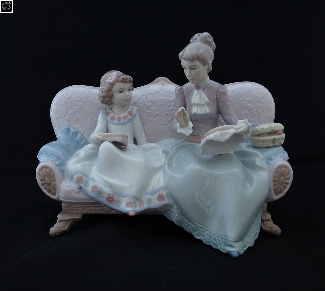 リヤドロ 刺繍をする修道女 置物 クリスマス キリスト教 リヤドロ 刺繍